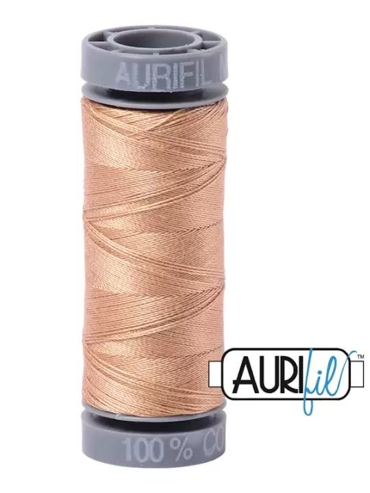 Fil Coton Mako 28 Aurifil 2318 Cashmere - Petite bobine de 100 mètres