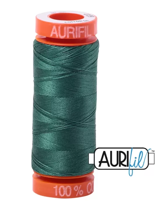 Fil Coton Mako 50 Aurifil 4129 Turf Green - Petite bobine de 200 mètres
