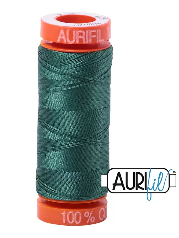 Fil Coton Mako 50 Aurifil 4129 Turf Green - Petite bobine de 200 mètres