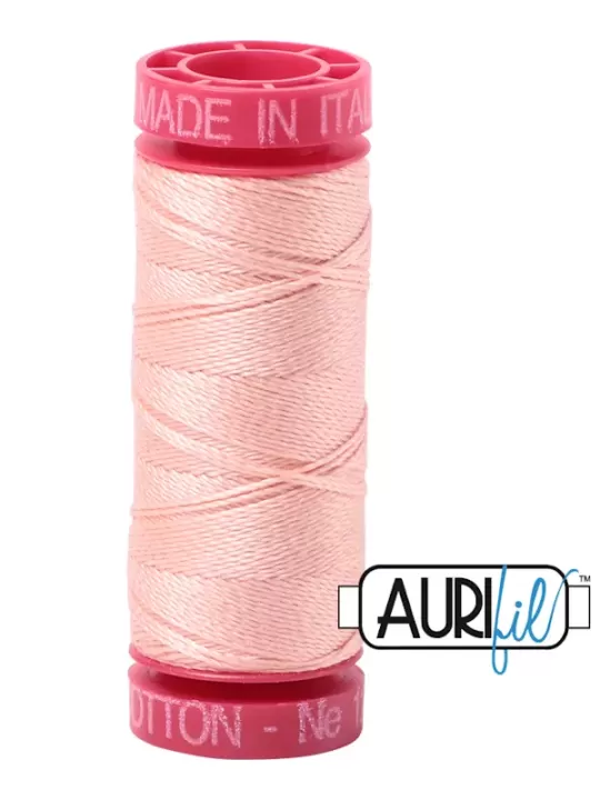 Fil Coton Mako 12 Aurifil 2420 Light Blush - Petite bobine de 50 mètres