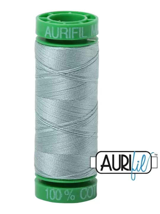 Fil Coton Mako 40 Aurifil 2845 Light Juniper - Petite bobine de 150 mètres